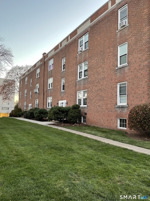 890-d Farmington Avenue - Photo 1