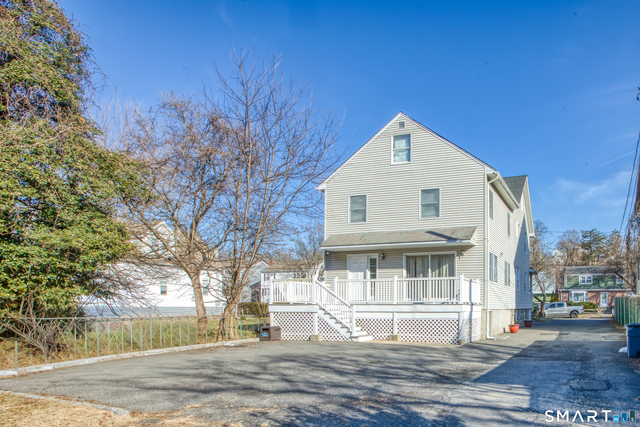 24 Hollow Wood Lane - Photo 1