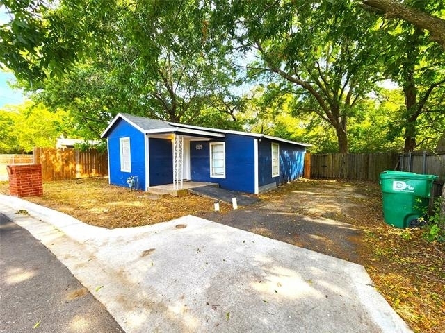620 Uland Street - Photo 1