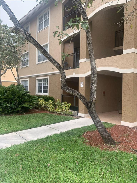 131 Sw 117th Avenue - Photo 1