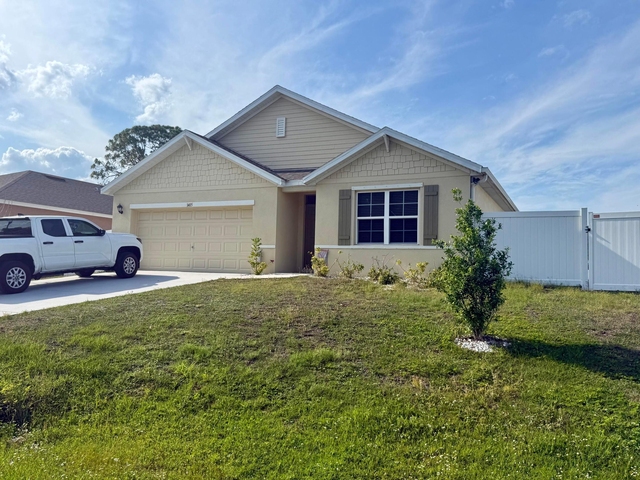 1405 Pace Drive Nw - Photo 1