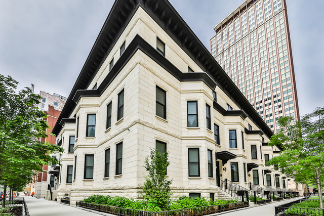 105 W Chestnut Street - Photo 1
