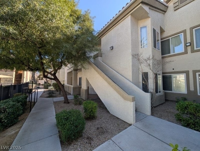 3925 Lazy Pine Street - Photo 1