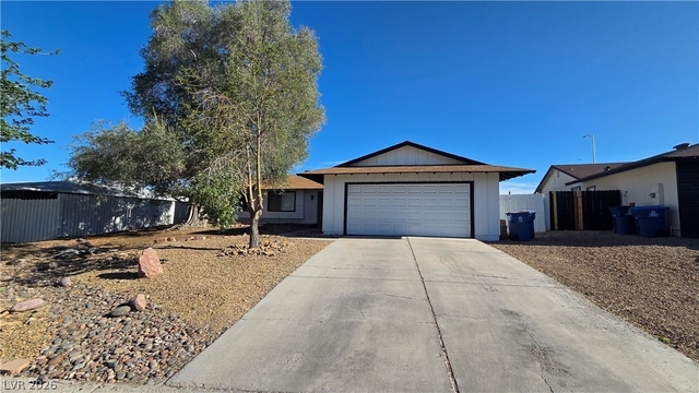 3913 Oakhill Avenue - Photo 1