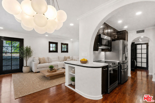 1118 Cardiff Avenue - Photo 1