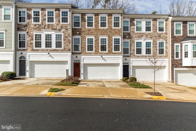 1329 Gilmore Street - Photo 1