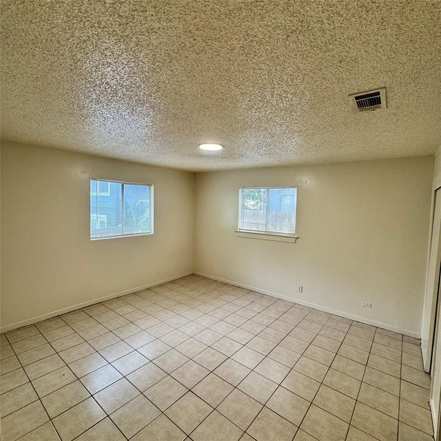 1626 Royal Hill Dr - Photo 1