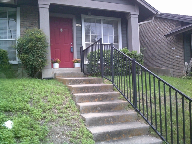 1015 E Yager Ln E - Photo 1