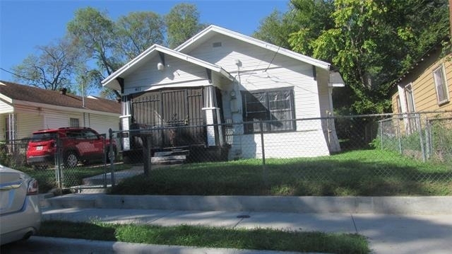 401 N Moore Street - Photo 1