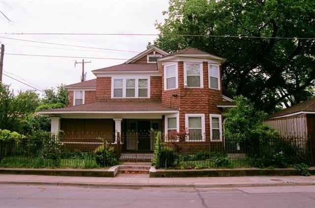 203 N Colson - Photo 1