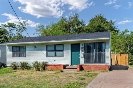 1007 Epenard Street - Photo 1