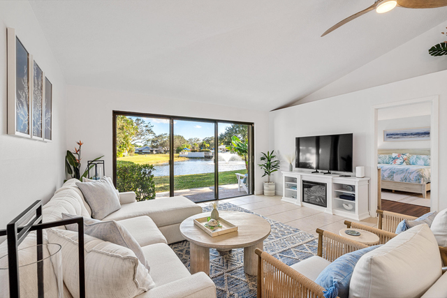 913 Club Drive - Photo 1