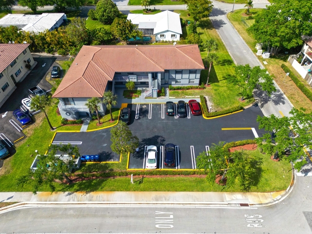 10687 Royal Palm Boulevard - Photo 1