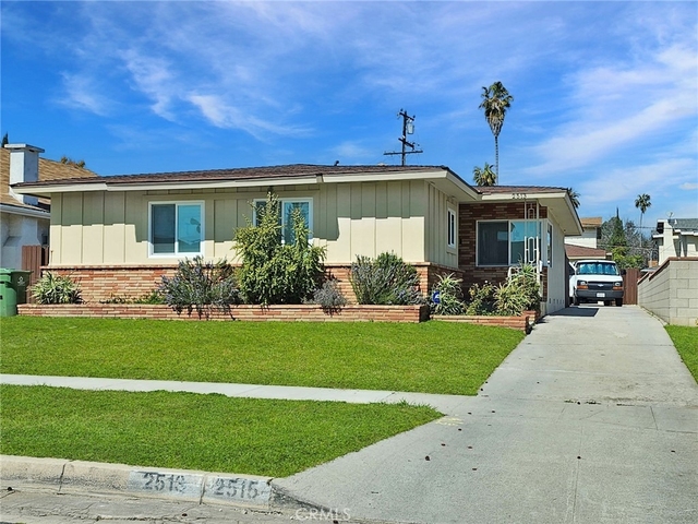 2513 Birch Street - Photo 1