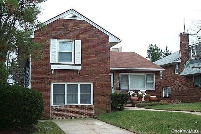 608 E Penn Street - Photo 1