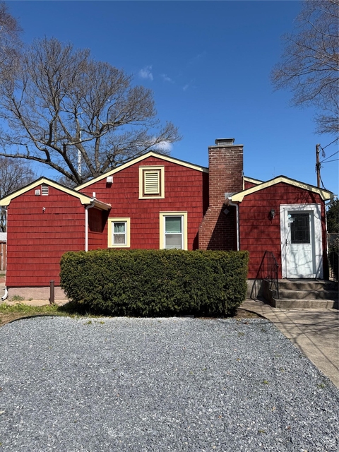 55 Cedarhurst Avenue - Photo 1