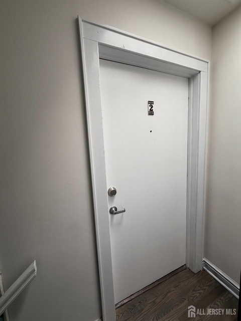 1020 Raritan Avenue - Photo 1