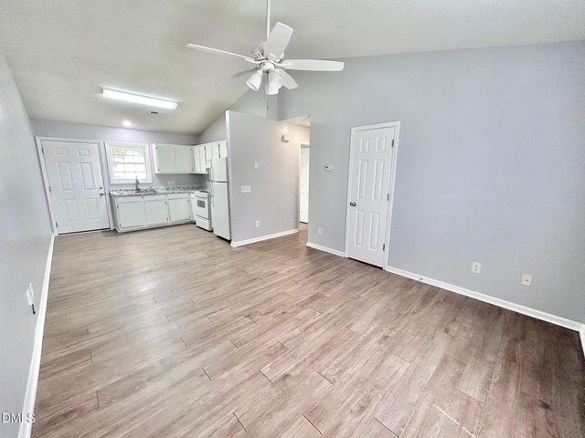 620 E Davis Street - Photo 1