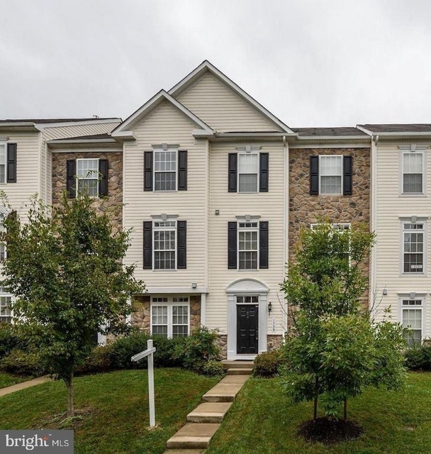 1739 Theale Way - Photo 1