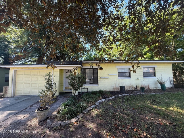 7118 Pellias Road - Photo 1