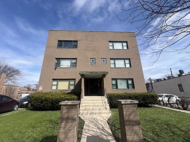 734 E 95th Street - Photo 1