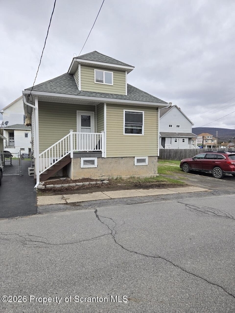 532 Boulevard Avenue - Photo 1