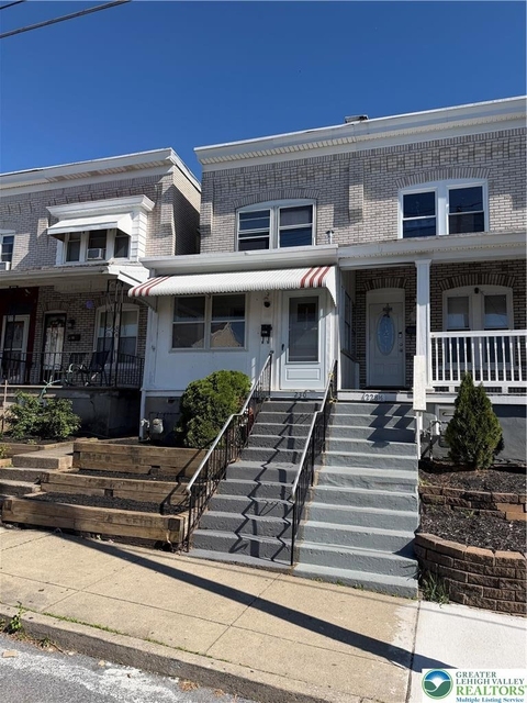 230 E Fairview Street - Photo 1