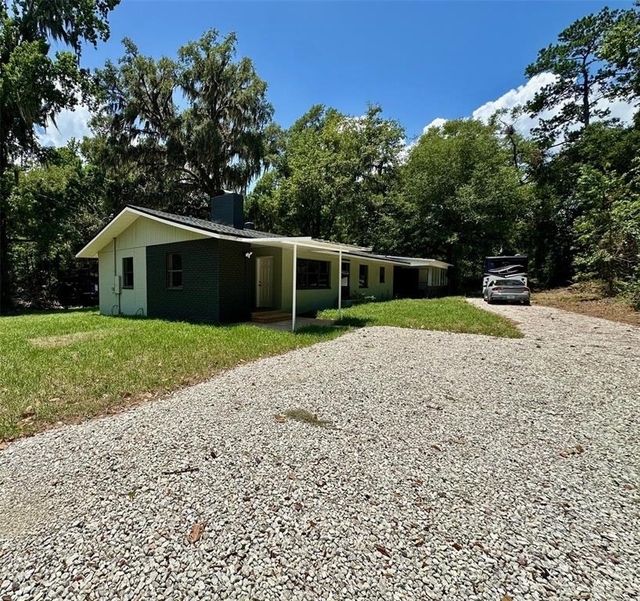 12104 Nw Us Highway 441 - Photo 1