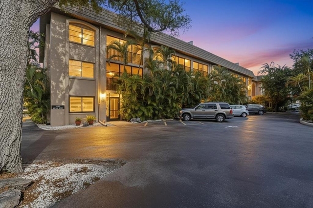 3700 S Osprey Avenue - Photo 1