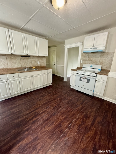 140 Orange Street - Photo 1