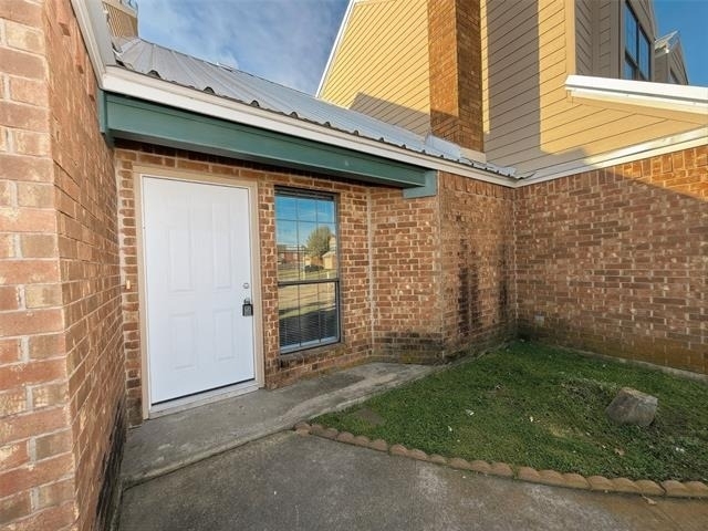 1900 W Taylor Street - Photo 1