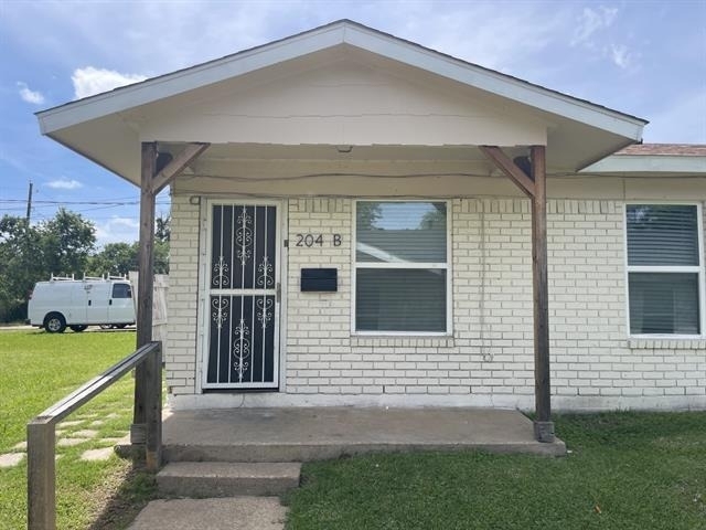 204 Hosack Street - Photo 1