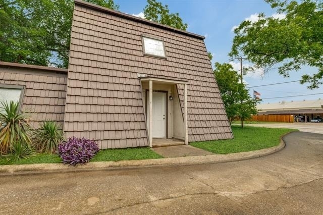 809 E Pioneer Drive - Photo 1