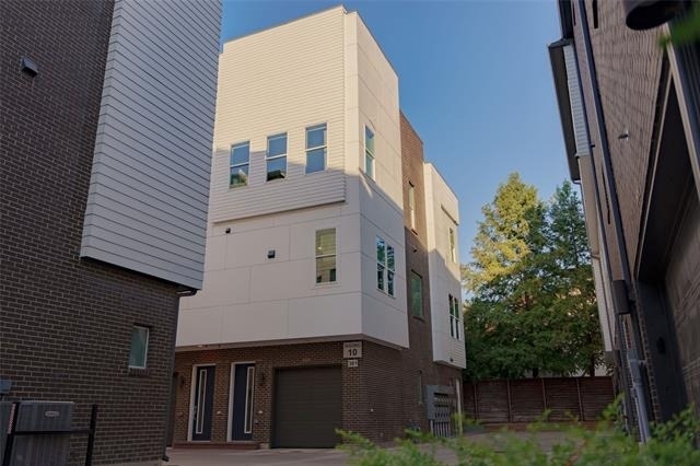 381 E Greenbriar Lane - Photo 1