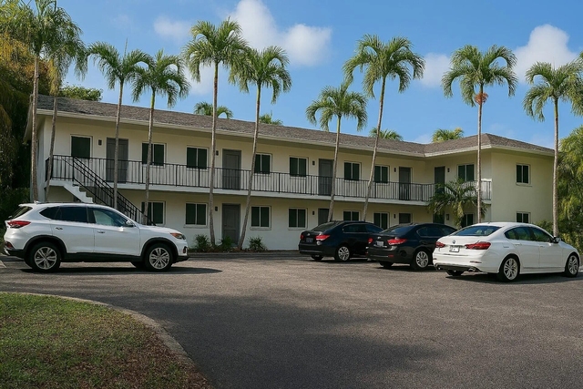 100 Sw 9th Street - Photo 1