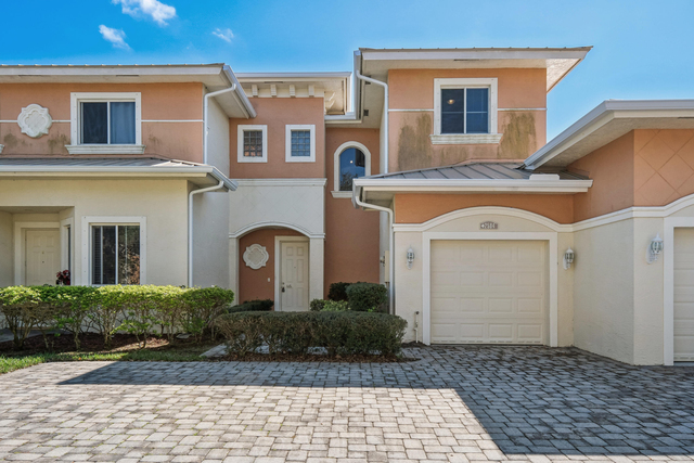 2584 Sw Stockbridge Sq Square  - Photo 1