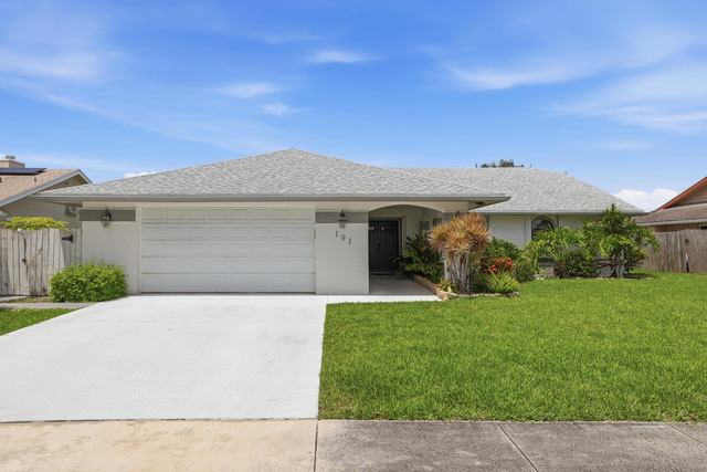 191 Parkwood Drive - Photo 1