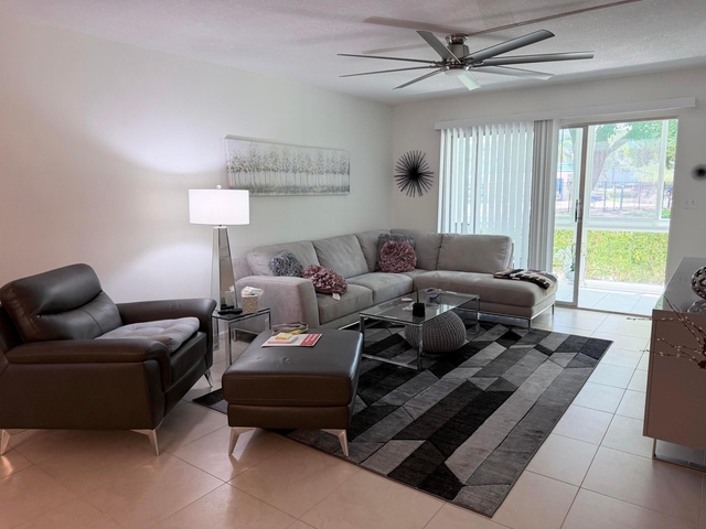 3002 Portofino Isle - Photo 1