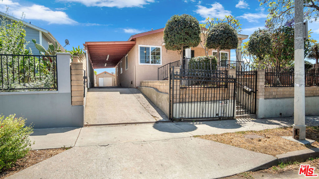 472 N Ezra Street - Photo 1