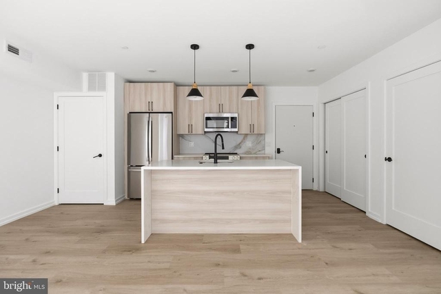 208 Vine Street - Photo 1