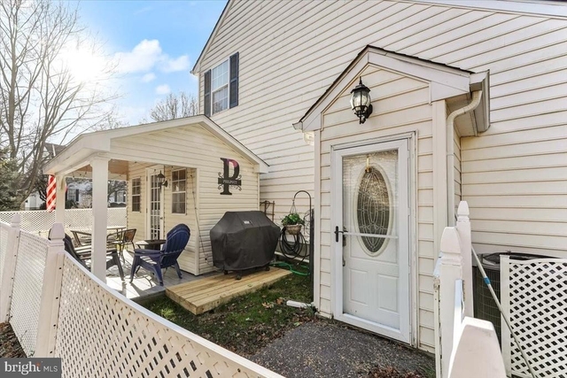 43 Hawthorne Road N - Photo 1
