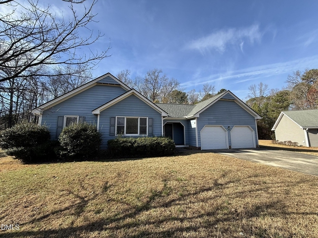 405 Avent Circle - Photo 1