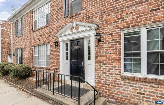 2517 Hydraulic Rd - Photo 1