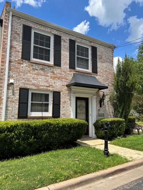 1500 Elton Ln - Photo 1
