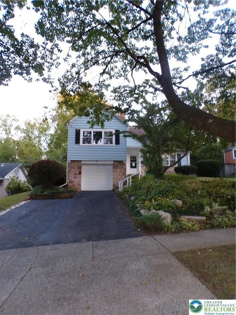 2440 W Livingston Street - Photo 1