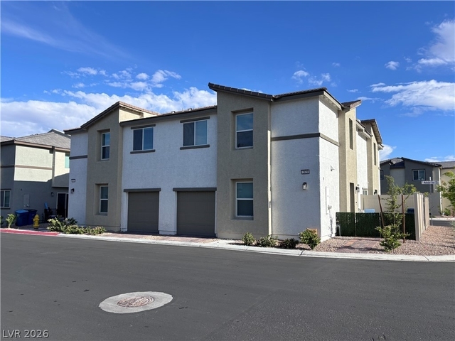 2833 Champagne Gold Avenue - Photo 1