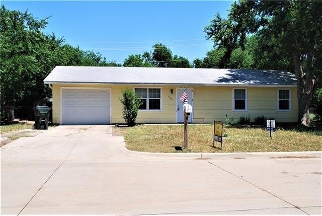 806 S 1st Street - Photo 1