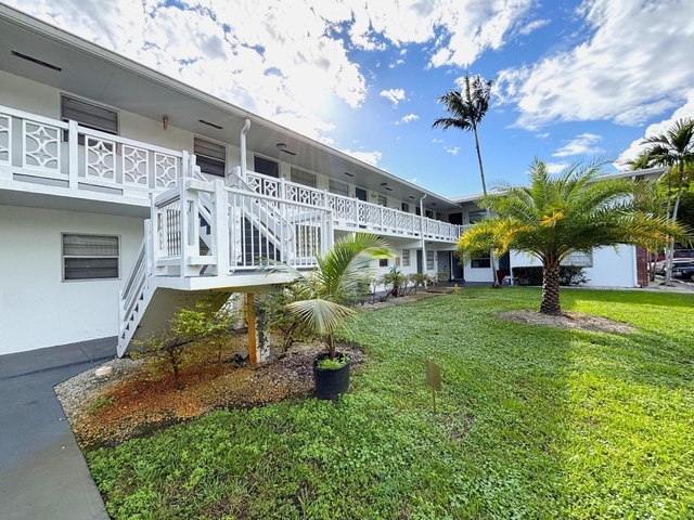 1916 Sw 11th Street - Photo 1