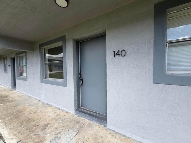 2121 Davie Boulevard - Photo 1