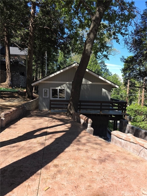 979 Venus Way - Photo 1